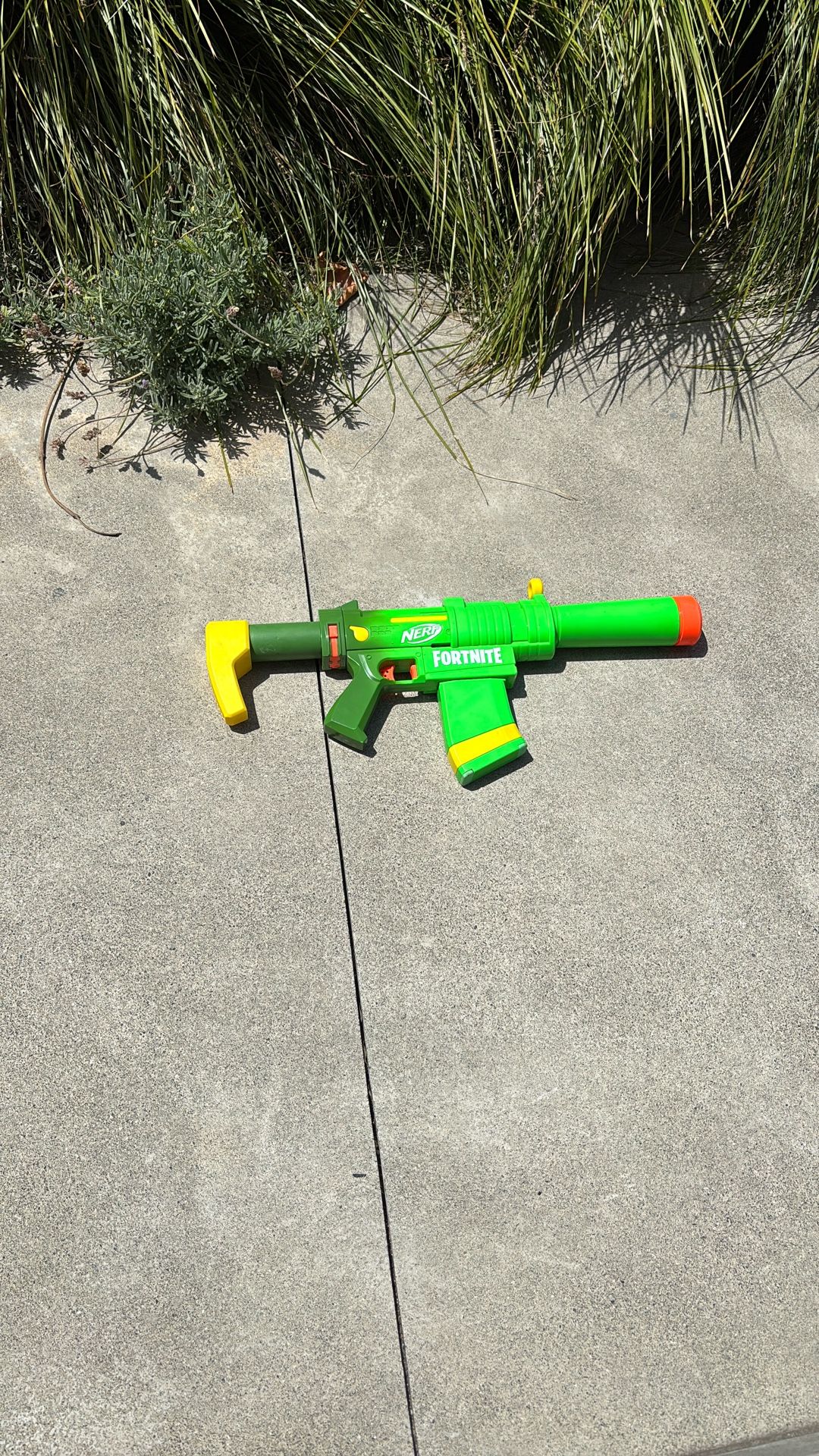 Nerf X Fortnite SMG Zesty Dart Blaster