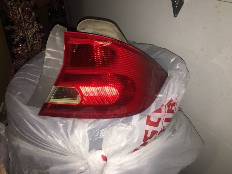 2001 Honda Civic tail light