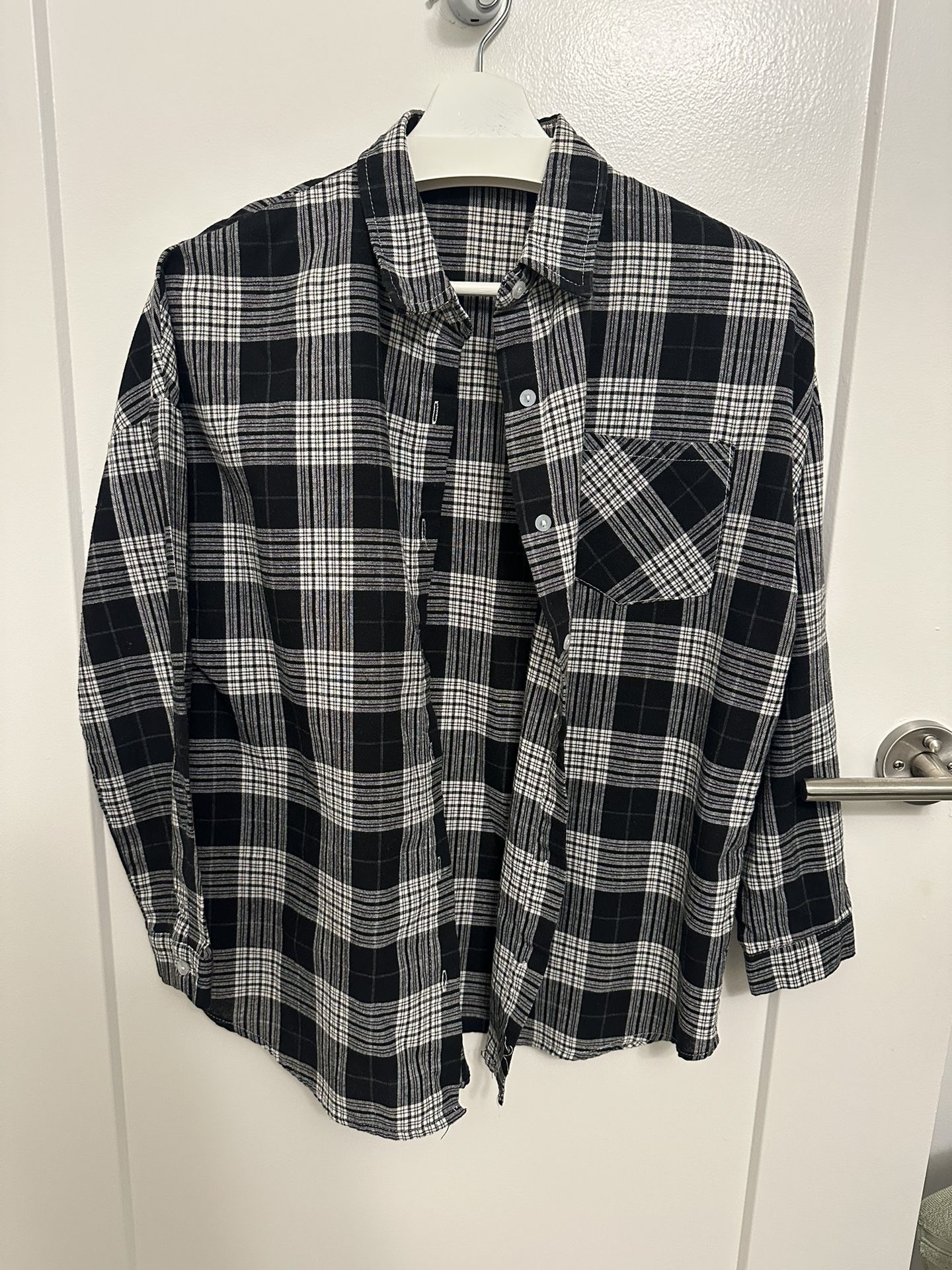 Black Plaid Shirt M