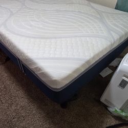 Bed Frame With Memory Foam Mattress 