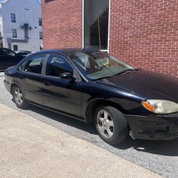 2003 Ford Taurus