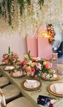 Hanging wisteria floral display