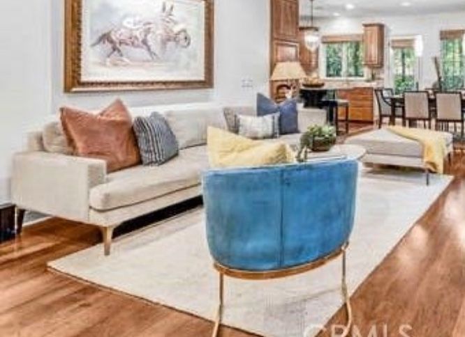 Couch With Chaise