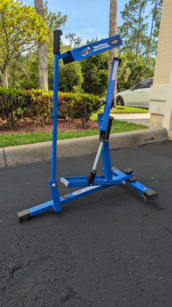 Louisville slugger blue flame pitching machine for Sale in Saint Cloud, FL  - OfferUp