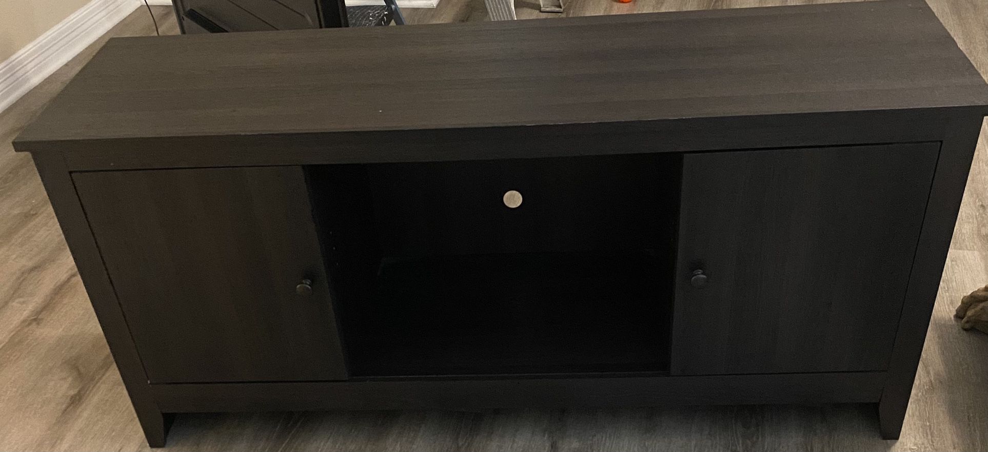 TV Stand Holds Up To 65 Inch Tv