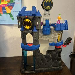 Batman Play Tower With Light Up Bat Signal