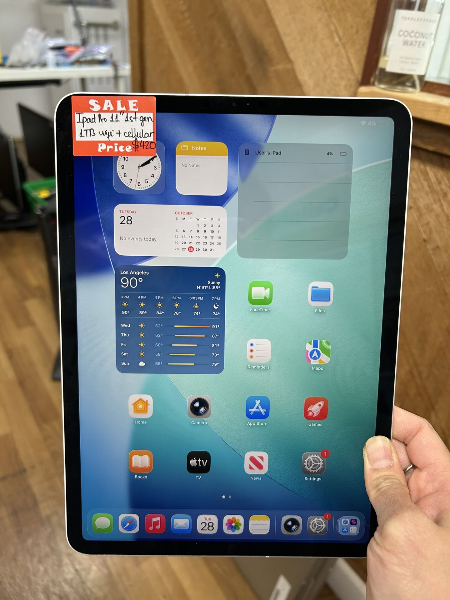 Ipad Pro 11 inch 1st gen 1TB wifi + 5G Cellular unlocked