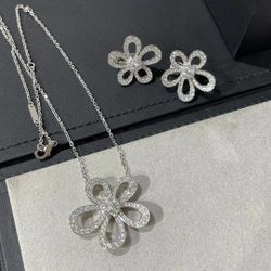Van Cleef & Arpels Large Flower Necklace and Earrings Set 2pc