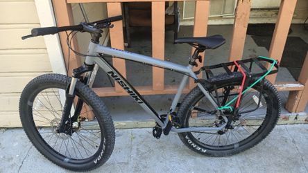 Nishiki Colorado Comp 27.5+ Mountain Bike — Large (20")