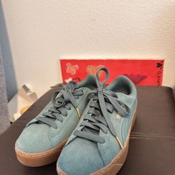 Woman’s Suede Puma 