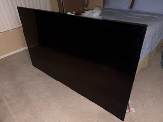 LG 83” B5 OLED 4K Smart TV – PARTS/REPAIR – $500 OBO  LG 83-inch B5 Series OLED 4K Smart TV Model: OLED83B5PUA (2025)  Selling an LG 83” B5 OLED TV AS