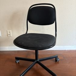 Black Rolling Swivel Chair