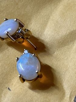 Solid 14k Ygold 2.25 Ct Opal Diamond Stud Earrings 1.9 Grams