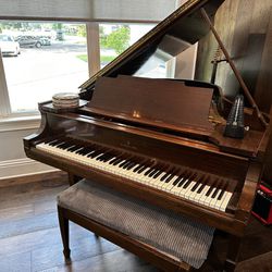 Steinway Grand Piano (+/- 100 Years Young)
