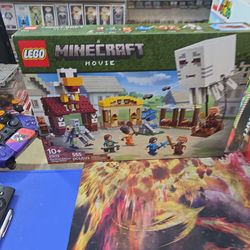 LEGO Minecraft: The Ghast Balloon Village Attack Set 21273 - 555 Pieces/pc