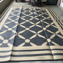 Camping Plastic Straw Rug - Used