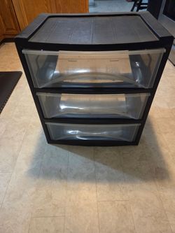 Small storage container