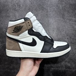 Air Jordan 1 Retro High OG 'Dark Mocha'
