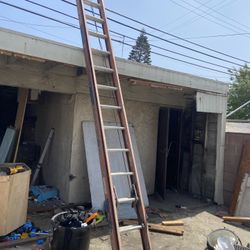 28 Foot Ladder 