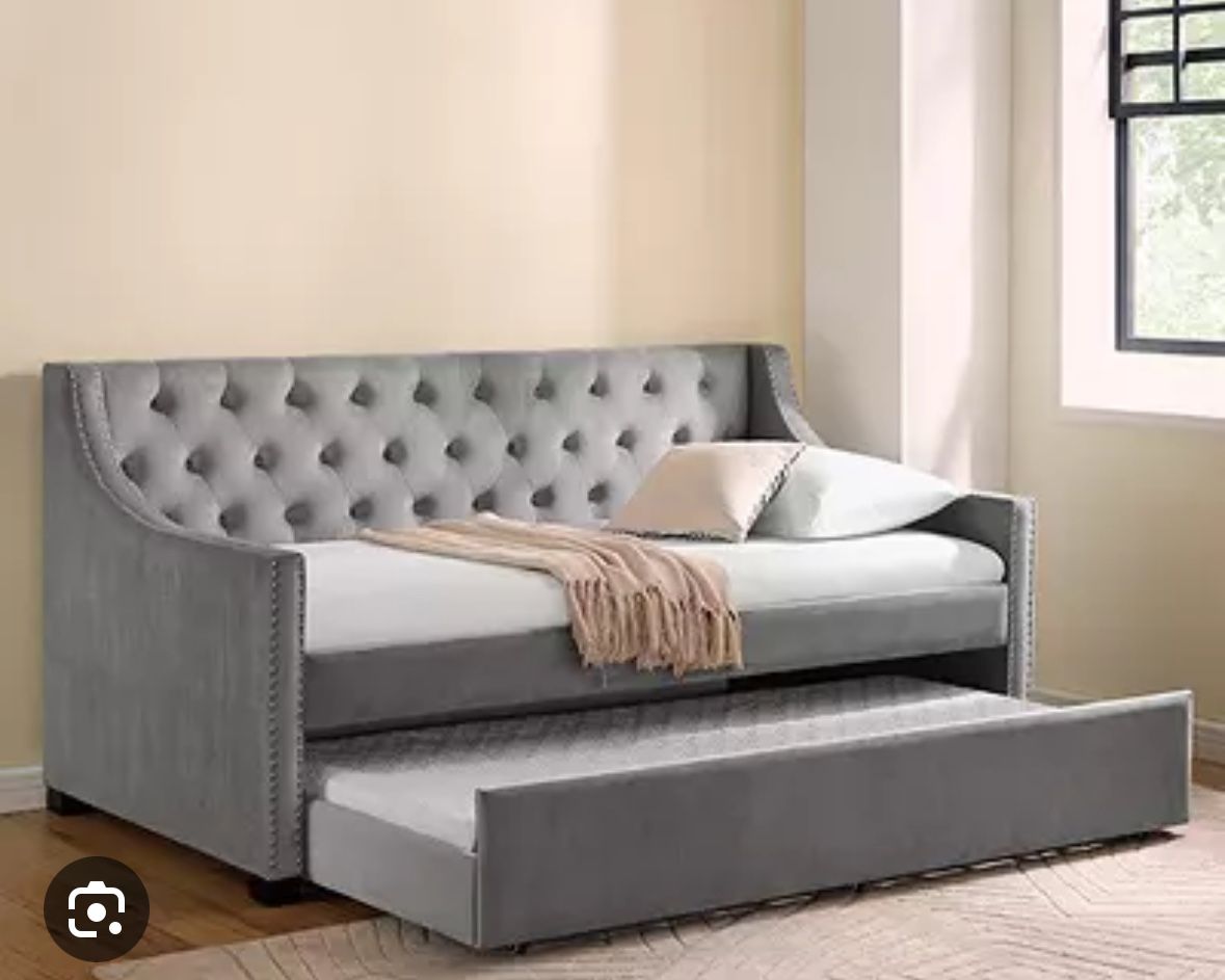 Gray Upholstered Daybed with Trundle for Sale in Renton, WA OfferUp