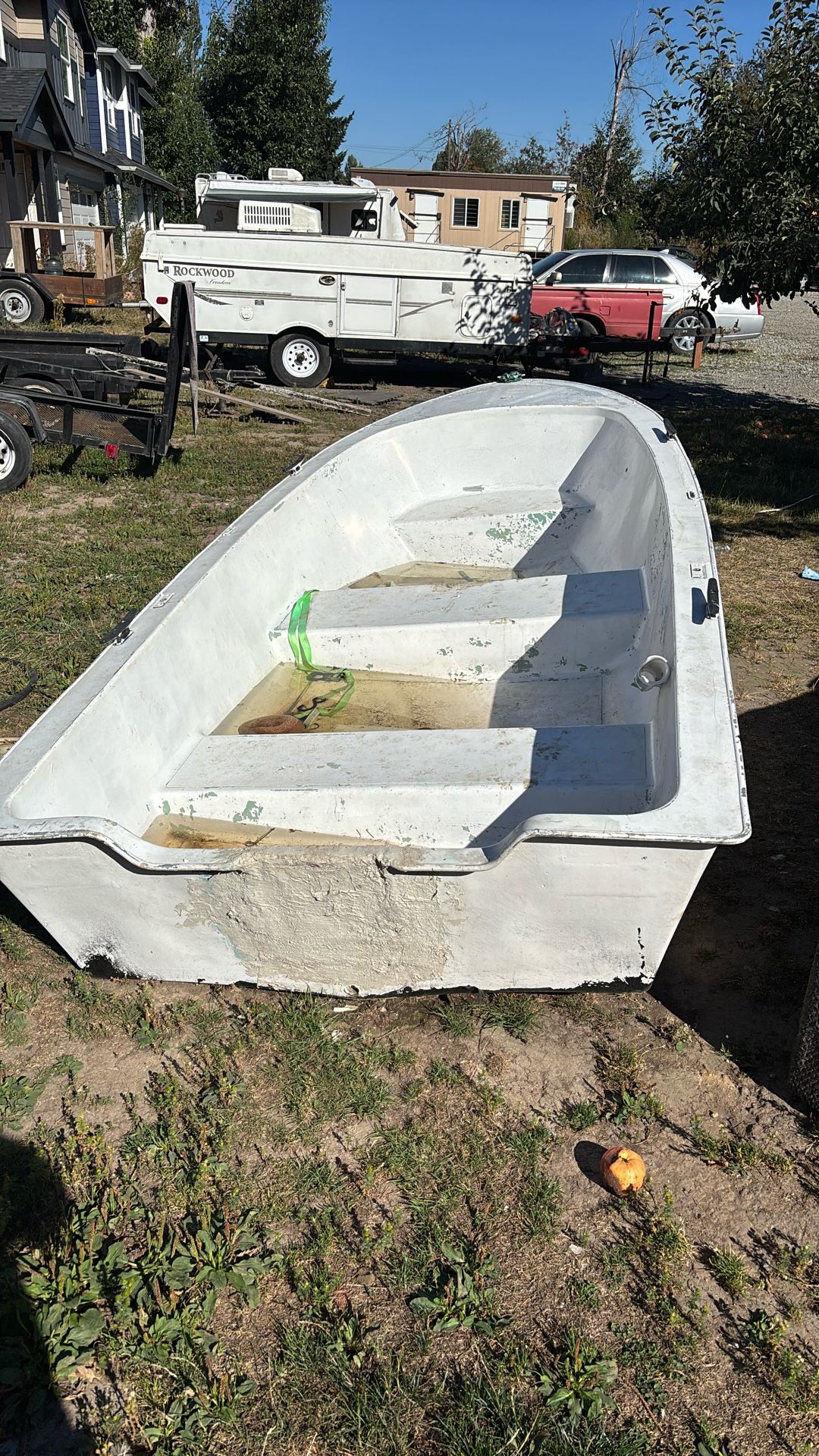 Comes With Trolling Motor And A Battery