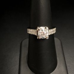 14k White Gold And Diamond Ring 2.0 CTW (approx) 6.3g (grams) Size 7 Thumbnail