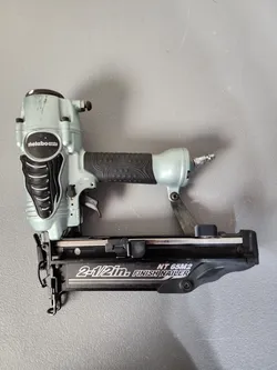 Metabo HPT 2-1/2-in 16 -Gauge Pneumatic Straight Finish Nailer Model #NT65M2S