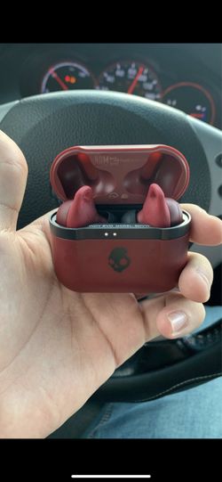 Skull candy Bluetooth earbuds