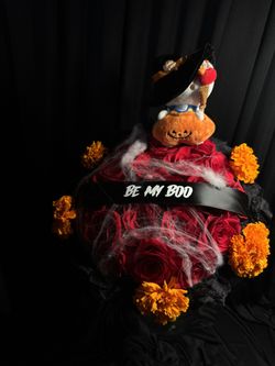 Roses Ramo- Halloween Booquet - Hello Kitty