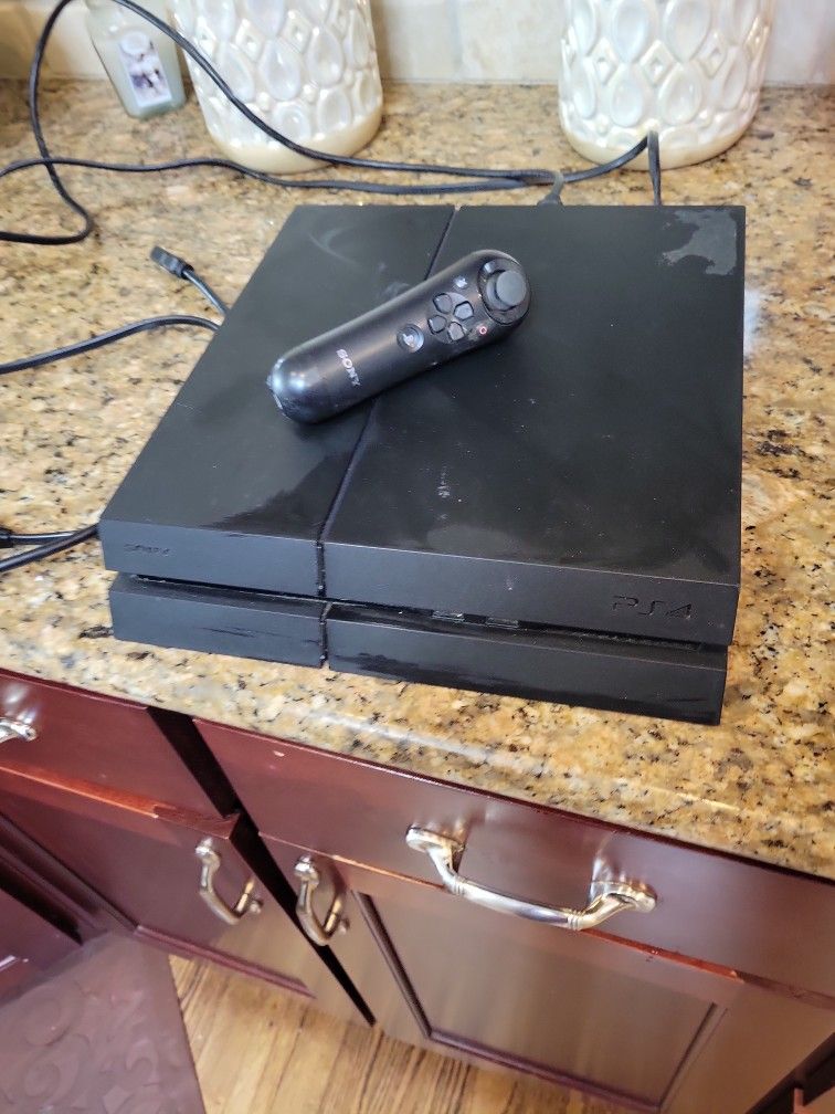 Playstation 4 With 1 Contoller