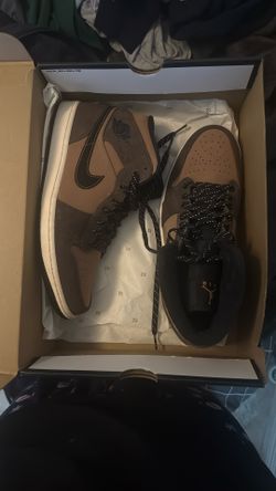 Air Jordan 1 Mid “Dark Chocolate”