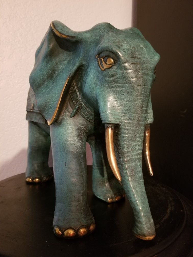 Large and heavy elephant bronze sculpture