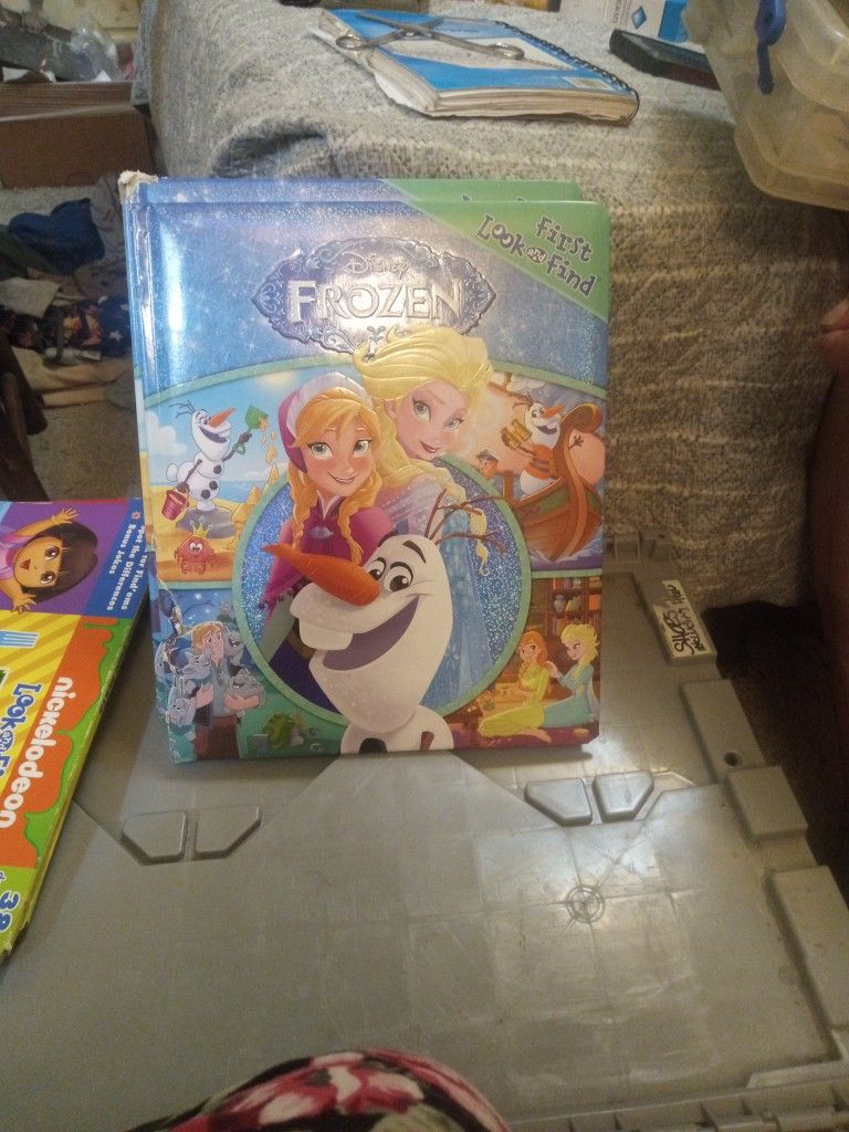 First Look And Find Frozen Book
