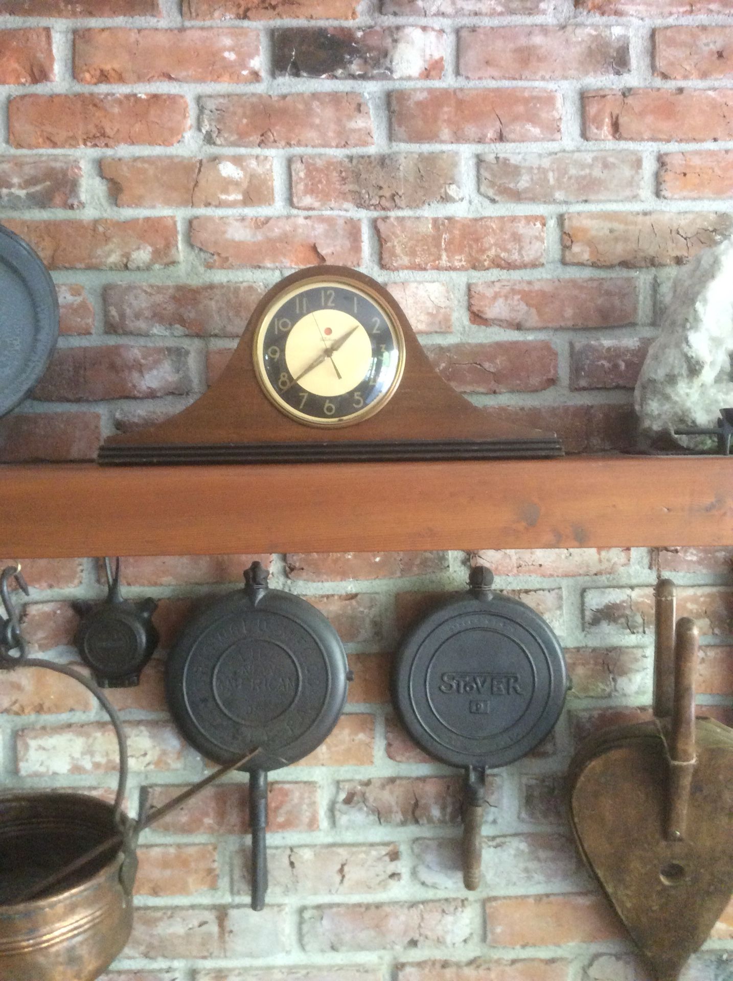 Vintage (early 1940’s) Warren Telechron Model 5B07 electric mantel clock