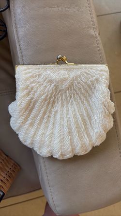 Beaded clutch