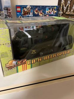 21st Century 1/18 UH-1C Helicopter