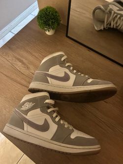WMNS AIR JORDAN 1 MID