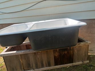 Kitchen sink cast iron
