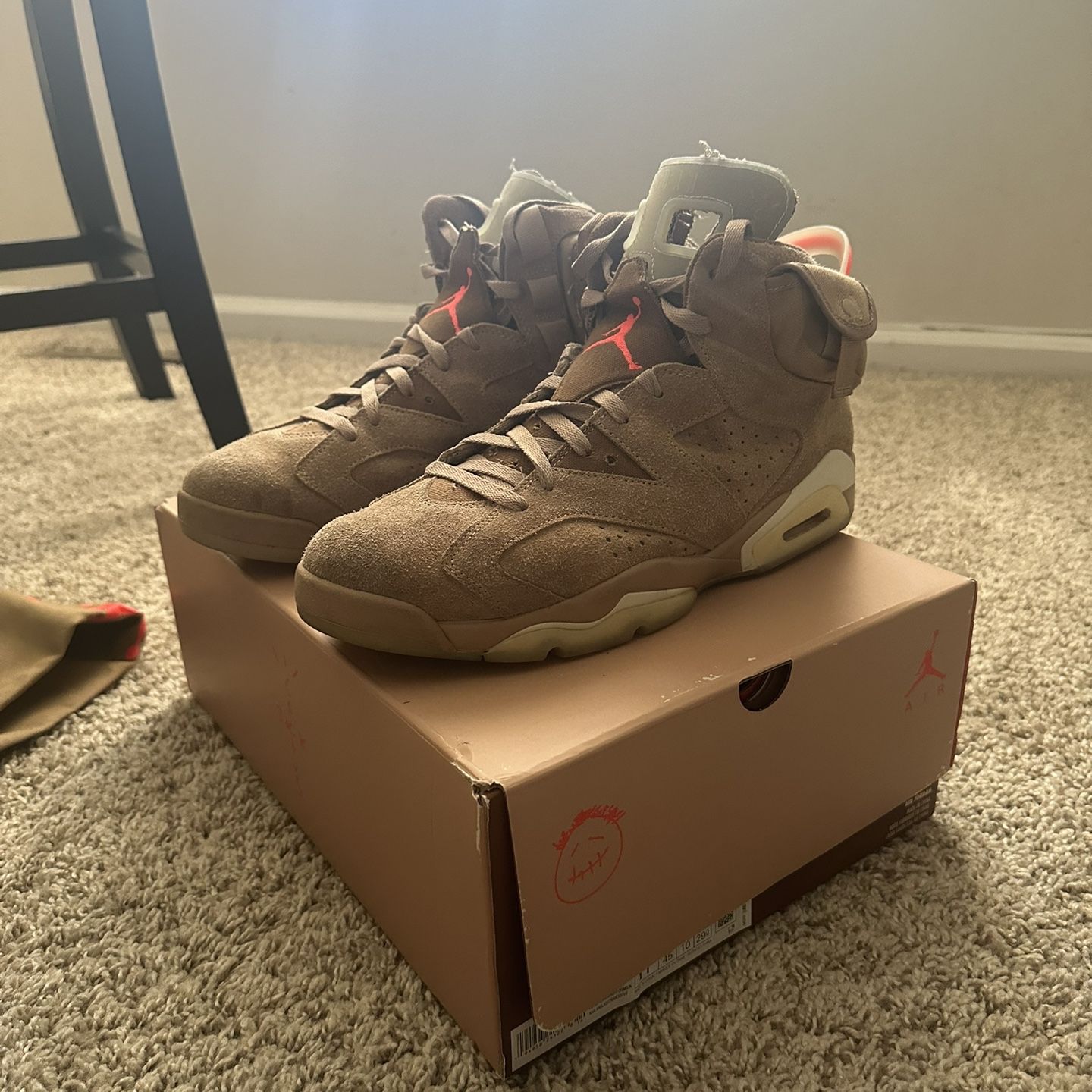 Travis Scott Retro 6 British Khaki