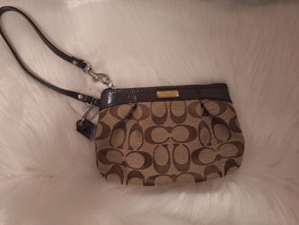 Coach vintage wristlet signature jacquard