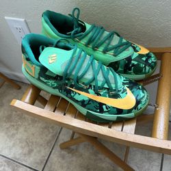 Shoes Nike Size 8