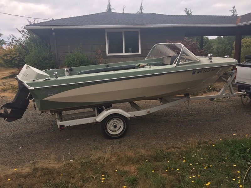 Glastron boat 125 HP Johnson Outboard