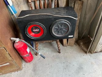 Box of two 12” speakers and 900 watt Amp