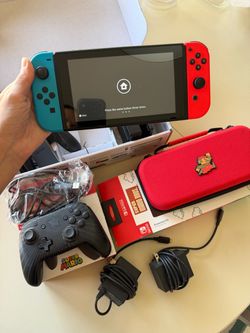 Nintendo Switch Bundle – Excellent Condition + Original Box & Extras