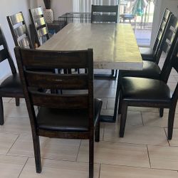 Dining Table & Chairs 