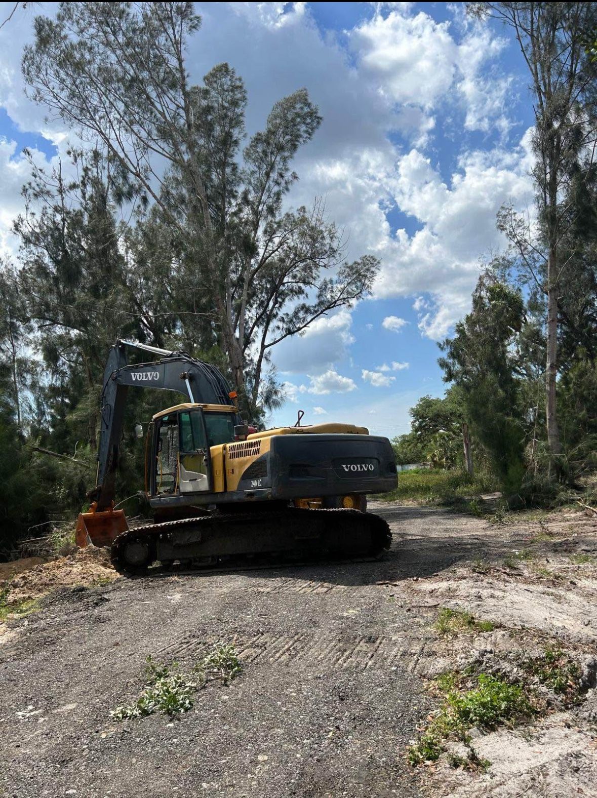 2008 Retro Excavator 240LC – Great Condition, Runs Perfectly
