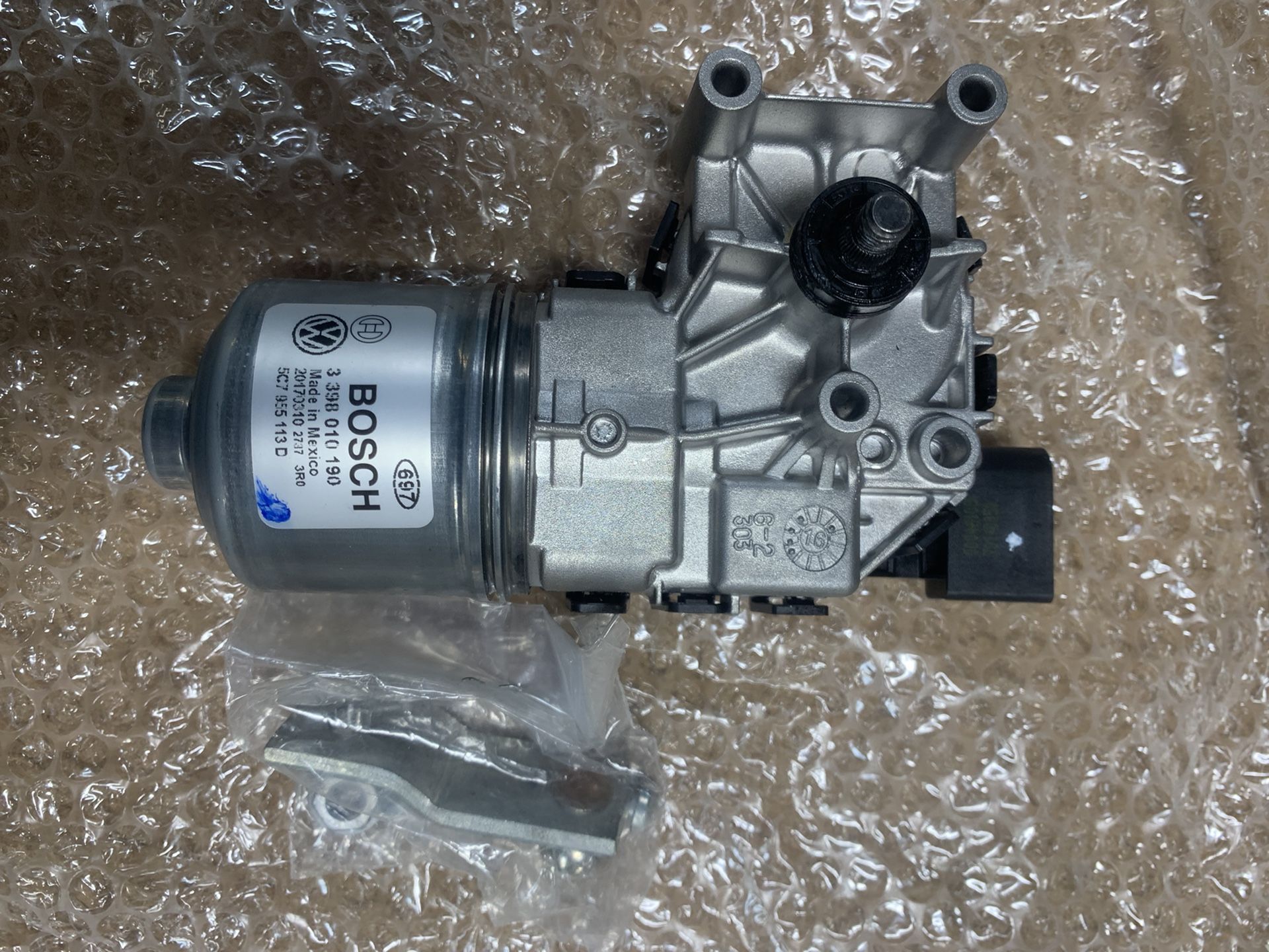 New Geniuine OEM VW windshield wiper motor