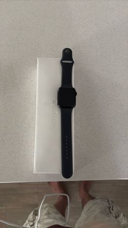 Apple Watch Series 9 45mm Black in Like new condition