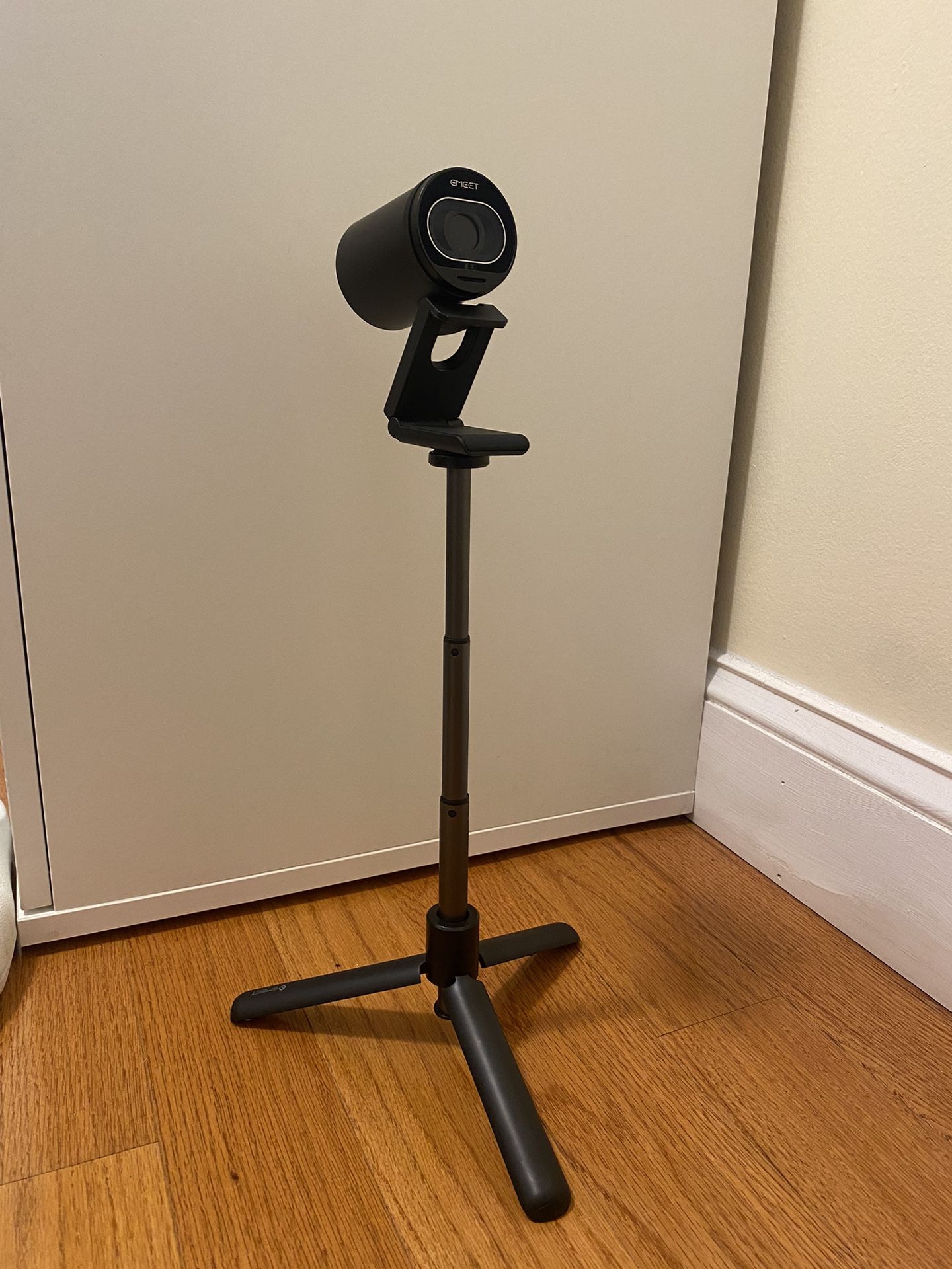 Emeet webcam with tripod