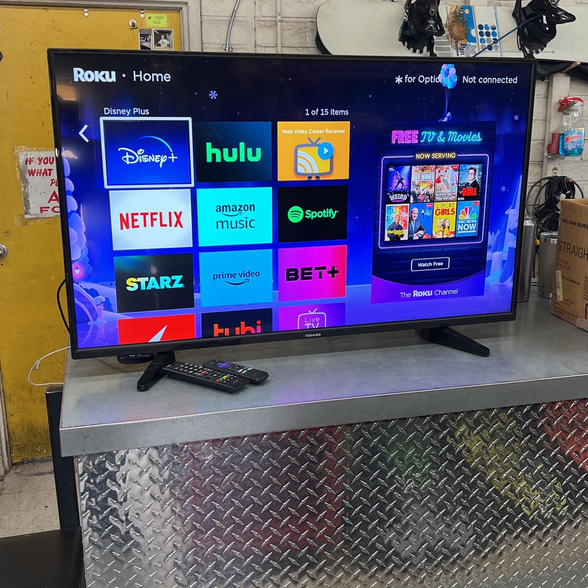 Toshiba 43L420U 43” HD TV w/ Roku
